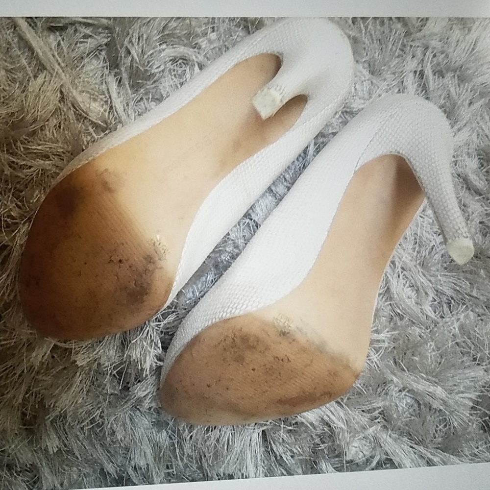 Aldo white pumpsG